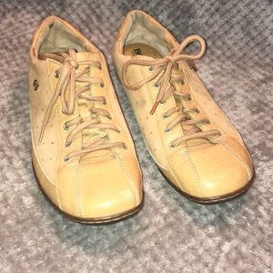 BORN Tan Leather Lace Bicycle Toe Casual Sz 9.5